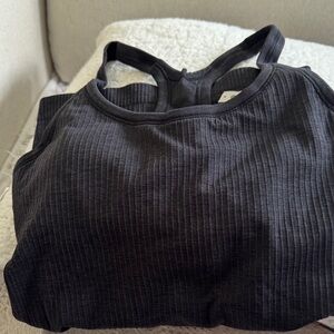 Lululemon Women's Black Ribbed workout Top